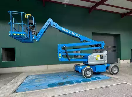 Altri 2025  Genie Z-45/25J DC (2)