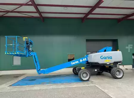 Nacelle télescopique 2025  Genie S-45 XC (1)