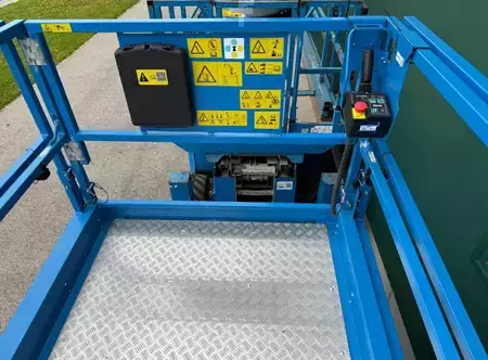 Levantamento tesoura 2025  Genie GS-4069 DC (5)