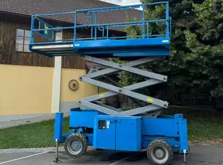 Levantamento tesoura 2013  Genie GS-2669 RT (3)