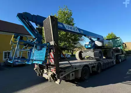 Teleskopická plošina 2026  Genie S-85 XC E (1)