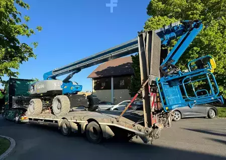 Teleskopická plošina 2026  Genie S-85 XC E (2)