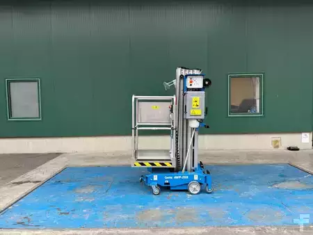 Spezialgeräte 2025  Genie AWP-25S AC (1)