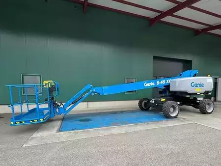 Teleskop platform 2025  Genie S-45 XC (1)