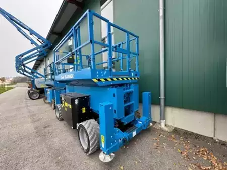 Piattaforme aeree a pantografo 2025  Genie GS-4069 DC (4)