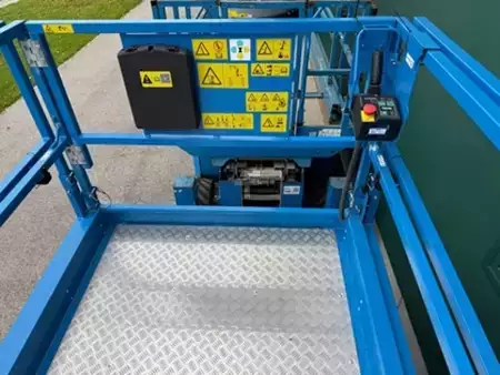 Piattaforme aeree a pantografo 2025  Genie GS-4069 DC (5)