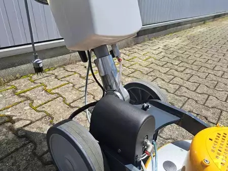 Limpiadora con disco singular 2026  GHIBLI O 143 Spray Orbital (5)