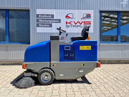 Ride-on feje/sugemaskiner 2022 Fiorentini S34B (1)