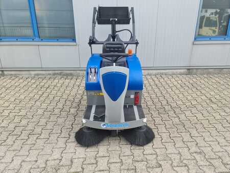 Ride On Vacuum Sweeper 2022  Fiorentini S28B *Demofahrzeug* (5)