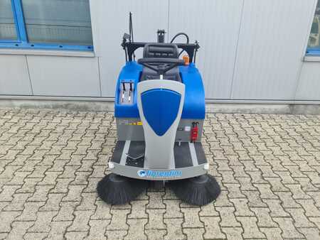 Ride On Vacuum Sweeper  Fiorentini S28B *Demofahrzeug* (7)