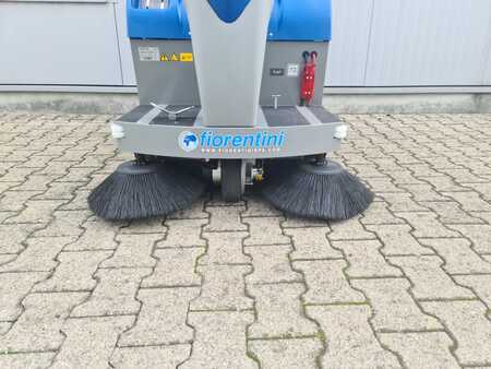 Ride On Vacuum Sweeper 2022  Fiorentini S28B *Demofahrzeug* (6)
