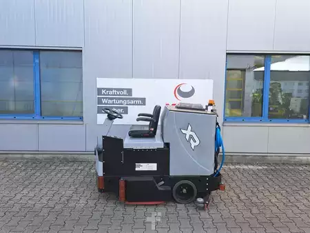 Riding scrubber dryer  Tomcat XR 40-D Disk (1)