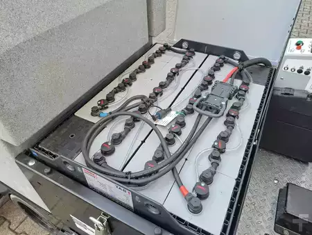 Riding scrubber dryer  Tomcat XR 40-D Disk (10)