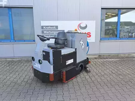 Riding scrubber dryer  Tomcat XR 40-D Disk (2)