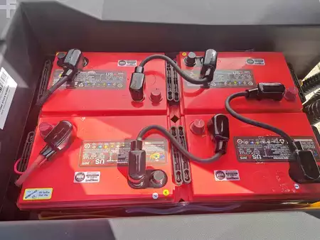 Fregadora con conductor sentado  Kodiak K42 30in Disk (6)