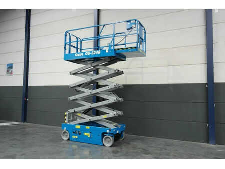 Scherenarbeitsbühne 2016  Genie GS-3246 (2)