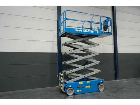 Scherenarbeitsbühne 2016  Genie GS-3246 (3)