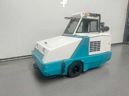 Veegmachine - TENNANT 800 (1)