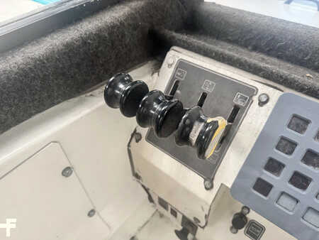 Veegmachine - TENNANT 800 (12)
