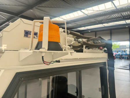 Veegmachine - TENNANT 800 (22)