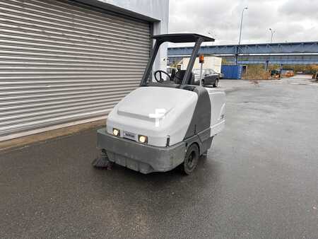 Päältäajettavat imulakaisukoneet 2013  Nilfisk SR 1601B (5)