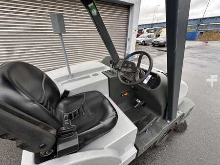 Päältäajettavat imulakaisukoneet 2013  Nilfisk SR 1601B (6)