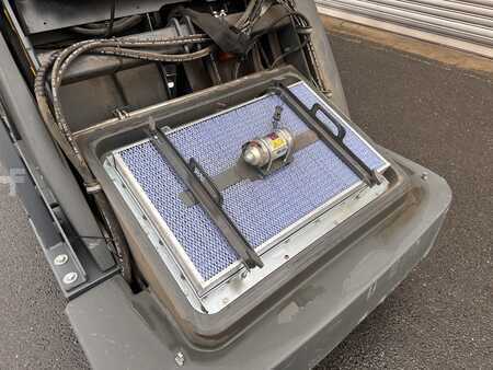 Päältäajettavat imulakaisukoneet 2013  Nilfisk SR 1601B (7)