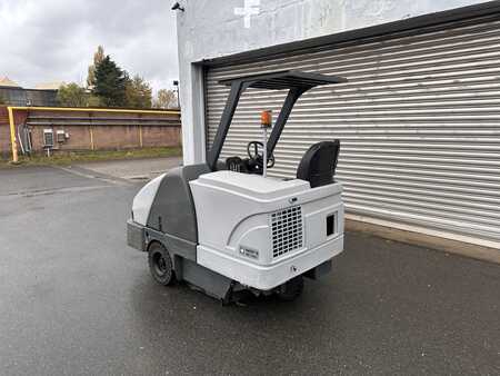 Päältäajettavat imulakaisukoneet 2013  Nilfisk SR 1601B (8)