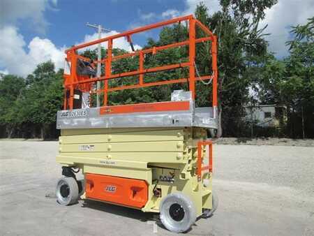 Scissor lift 2015 JLG 2630ES (7)