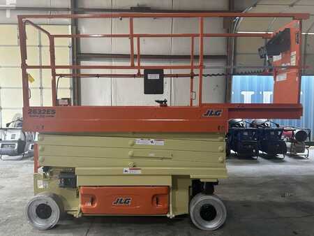 Scissor lift 2015 JLG 2632ES (1)