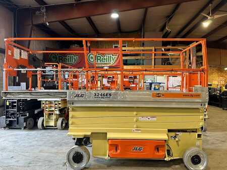 Scissor lift  JLG 3246ES (2)