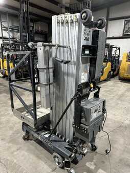 Vertical mast lift 2017  JLG 30AM (8)