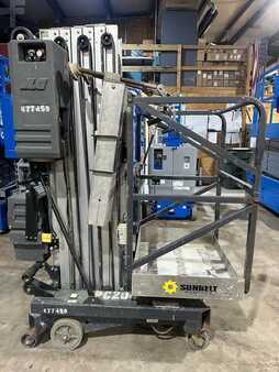 Vertical mast lift 2015  JLG 30AM (1)