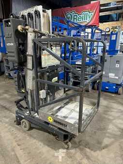 Vertical mast lift 2015  JLG 30AM (8)