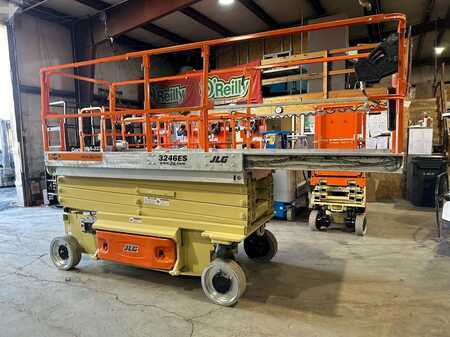 Scissor lift 2015  JLG 3246ES (9)