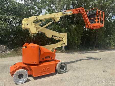 Plataforma Articulada 2013  JLG E400AJP (2)