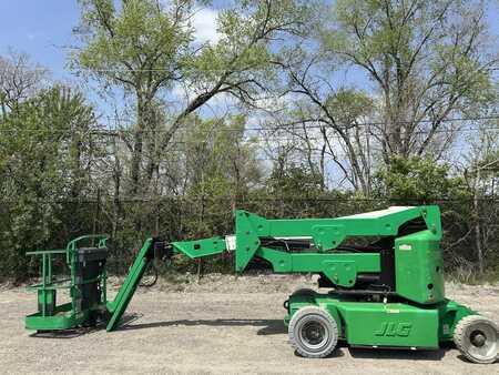 Articulating boom lift 2013  JLG E400AJPN (1)