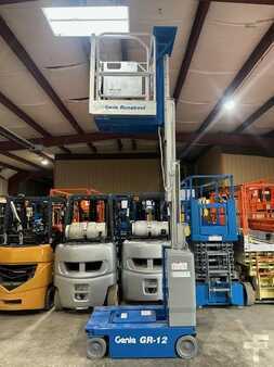 Vertical mast lift 2017  GENIE GR12 (8)
