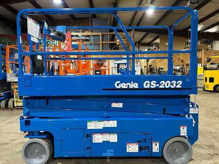 Scissor lift 2015  GENIE GS2032 (1)