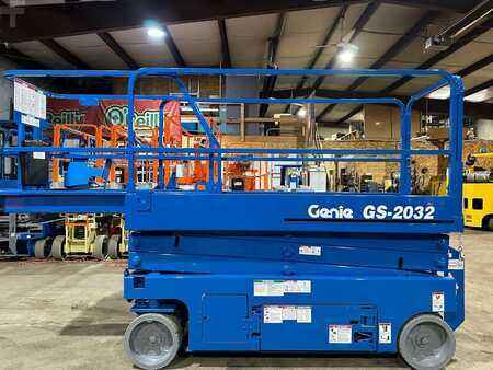 Scissor lift 2015  GENIE GS2032 (2)