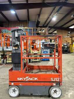 Vertical mast lift 2017 SKYJACK SJ12 (3)
