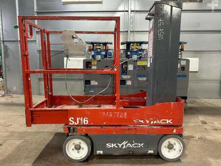 Vertical mast lift 2016  SKYJACK SJ16 (1)