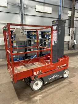 Vertical mast lift 2016  SKYJACK SJ16 (2)