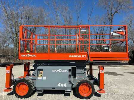 Scissor lift 2014 SKYJACK SJ6832RT (1)