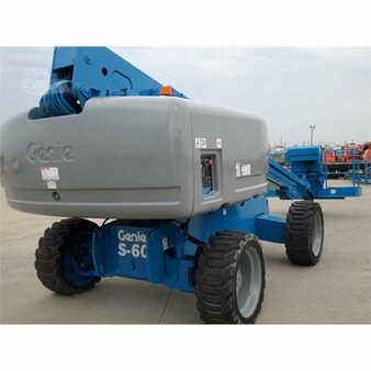 Telescopic boom lift 2006  Genie  (8)