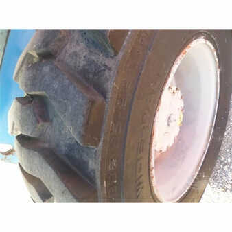 Telescopic boom lift 2004  Genie  (10)