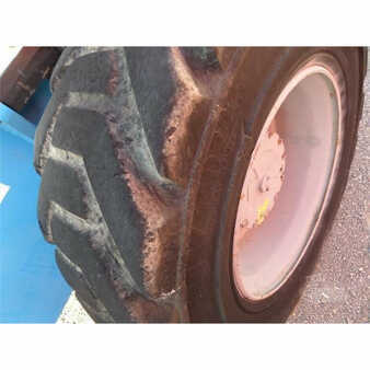 Telescopic boom lift 2004  Genie  (11)