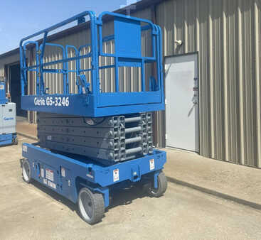 Scissor lift 2007  Genie gs-3246 (8)