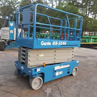 Scissor lift 2015  Genie gs-3246 (1)