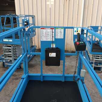 Scissor lift 2015  Genie gs-3246 (2)